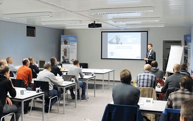 Customer training: "Professional maintenance of your air pollution control system"